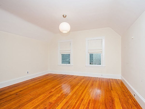 4 bed, 2 bath apartment for rent at 86 Belmont St Unit 2, Spring Hill — photo 5 of 11