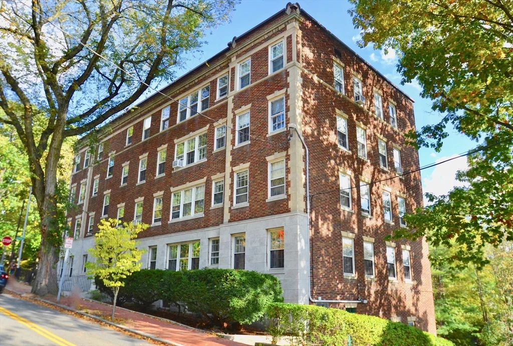 2 bed, 1 bath apartment for rent at 86 Buckingham St Unit 32, West Cambridge — photo 1 of 11