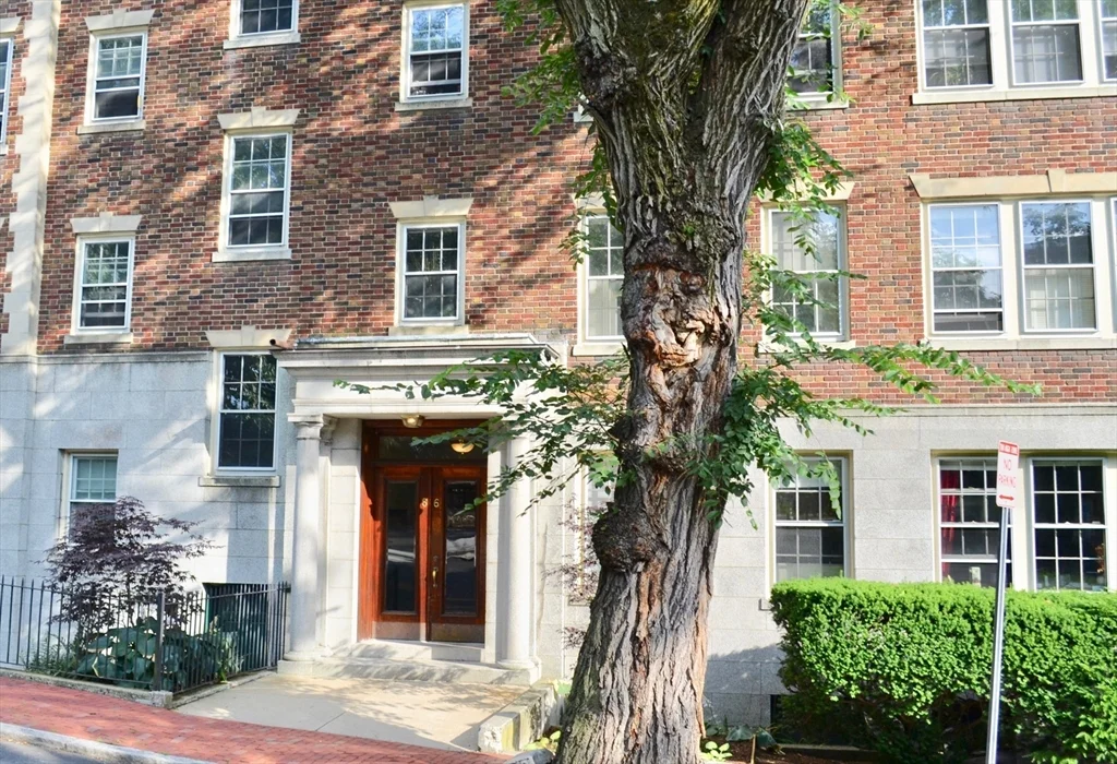 2 bed, 1 bath apartment for rent at 86 Buckingham St Unit 32, West Cambridge — photo 2 of 11