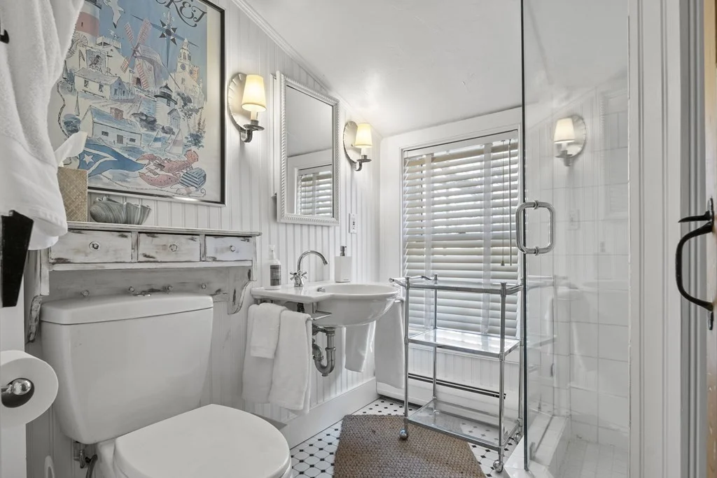 4 bed, 4+ bath apartment for rent at 86 Centre St, Nantucket — photo 8 of 15