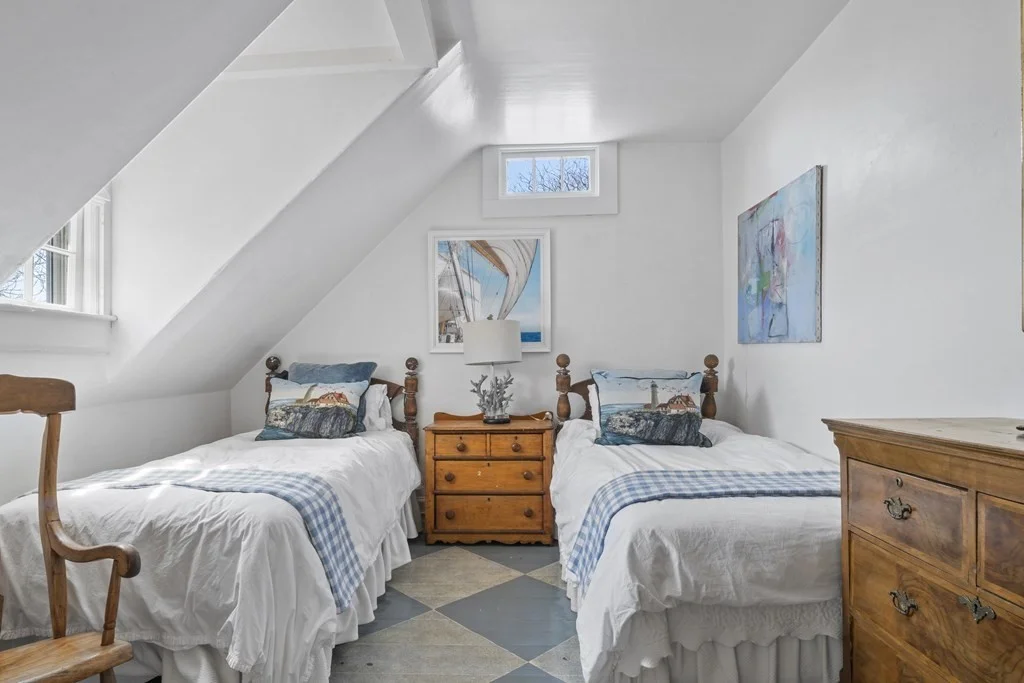 4 bed, 4+ bath apartment for rent at 86 Centre St, Nantucket — photo 11 of 15