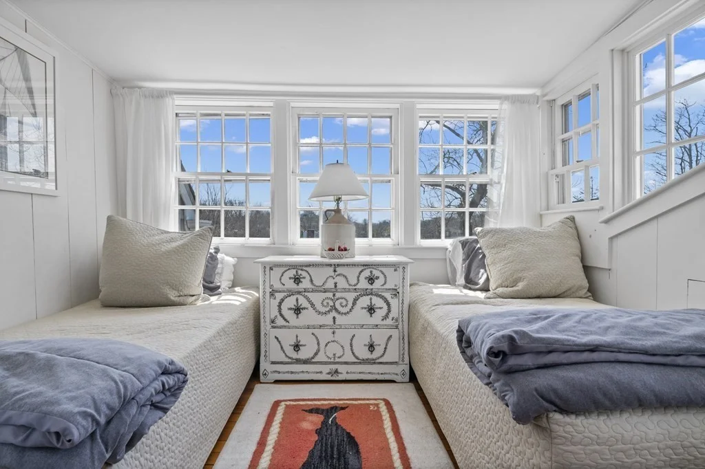4 bed, 4+ bath apartment for rent at 86 Centre St, Nantucket — photo 13 of 15