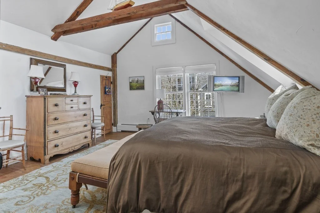4 bed, 4+ bath apartment for rent at 86 Centre St, Nantucket — photo 10 of 15