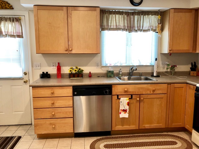 3 bed, 3 bath apartment for rent at 86 Chapel St Unit 2, Nonantum — photo 8 of 29
