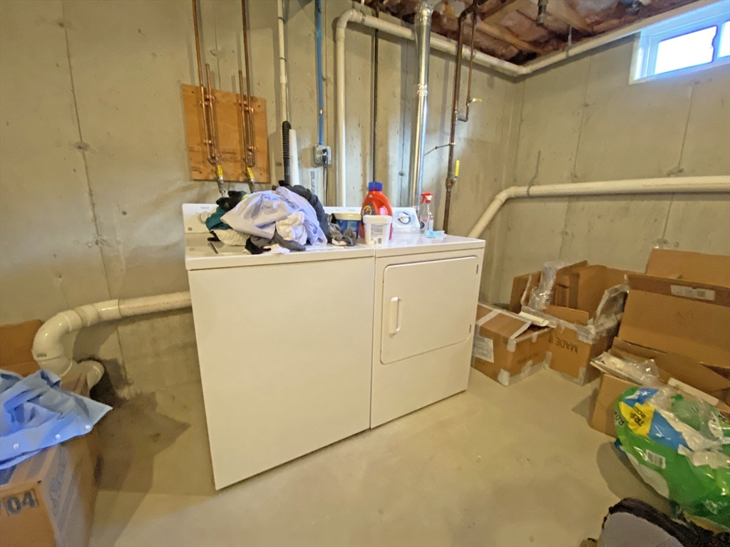 3 bed, 3 bath apartment for rent at 86 Chapel St Unit 86, Nonantum — photo 14 of 16