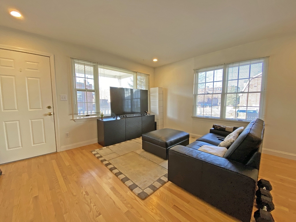 3 bed, 3 bath apartment for rent at 86 Chapel St Unit 86, Nonantum — photo 5 of 16