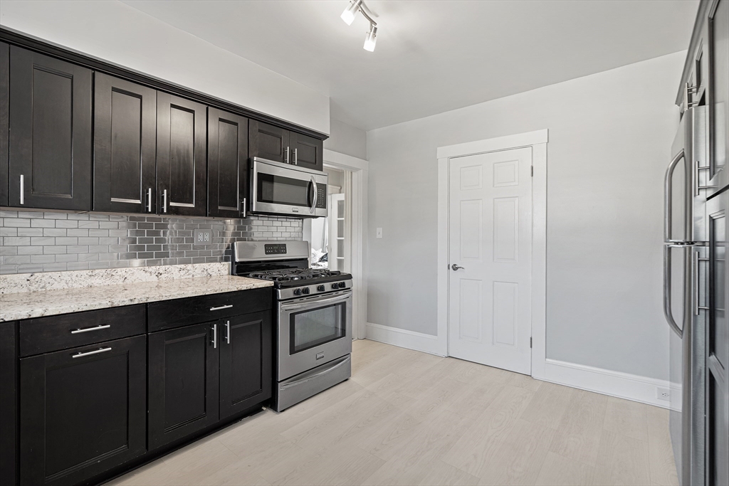 4 bed, 1 bath apartment for rent at 86 Chester Ave Unit 2, Winthrop — photo 6 of 20