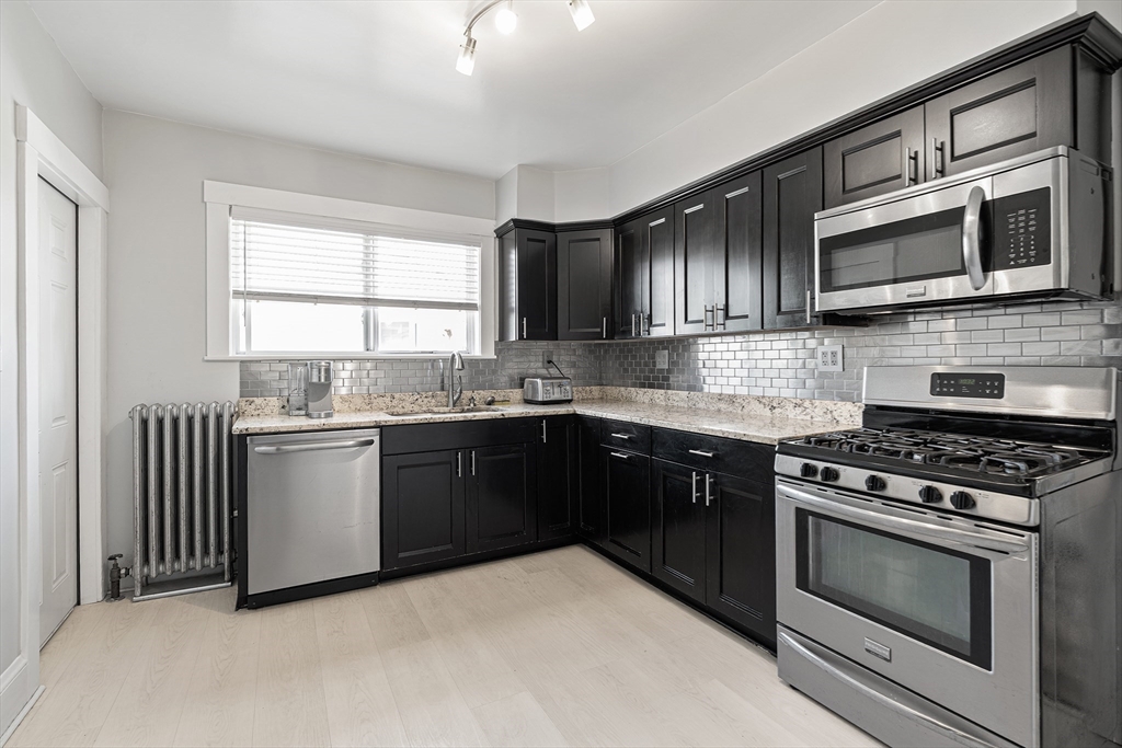 4 bed, 1 bath apartment for rent at 86 Chester Ave Unit 2, Winthrop — photo 5 of 20