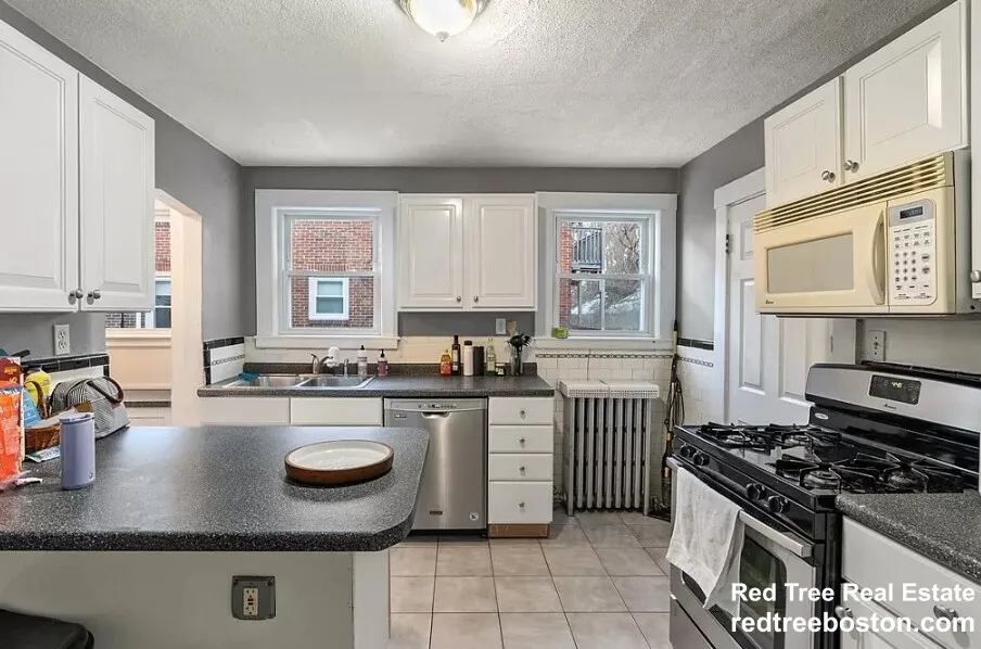 3 bed, 1 bath apartment for rent at 86 Colborne Rd Unit 1, Brighton — photo 1 of 13