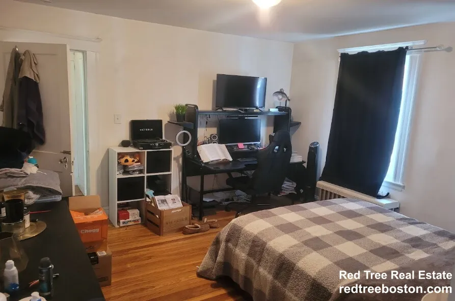3 bed, 1 bath apartment for rent at 86 Colborne Rd Unit 1, Brighton — photo 8 of 13