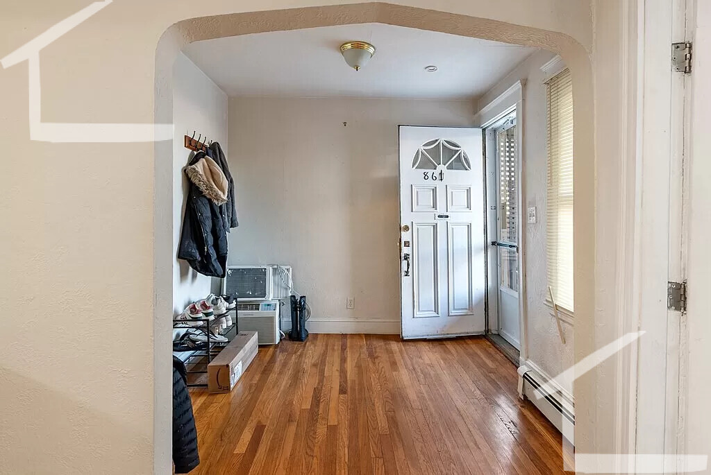 3 bed, 1 bath apartment for rent at 86 Colborne Rd Unit 3, Brighton — photo 16 of 33