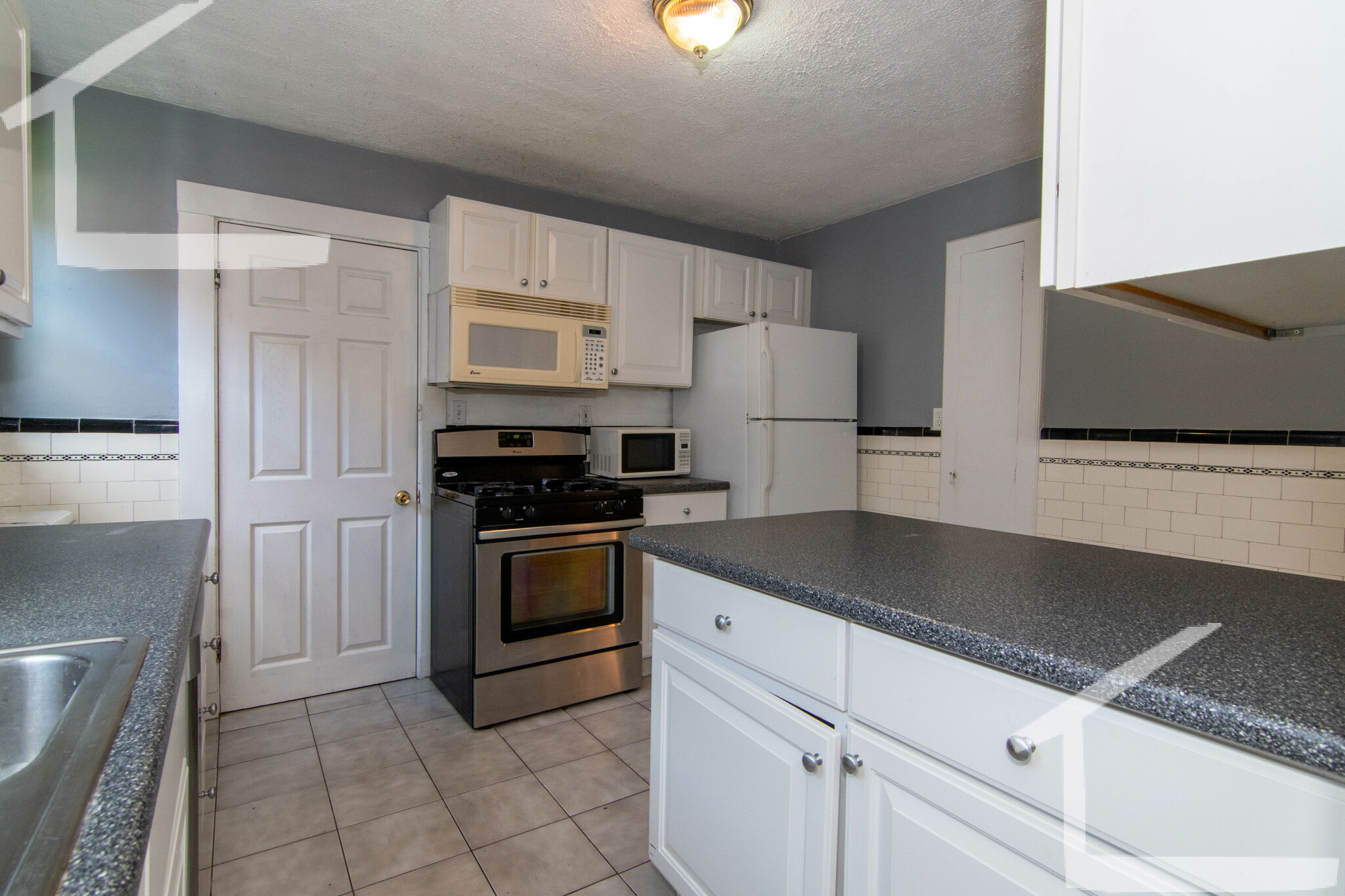 3 bed, 1 bath apartment for rent at 86 Colborne Rd Unit 3, Brighton — photo 20 of 33
