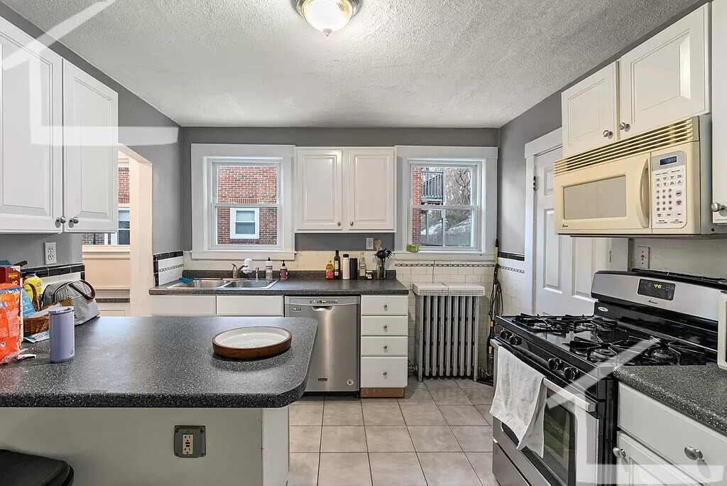 3 bed, 1 bath apartment for rent at 86 Colborne Rd Unit 3, Brighton — photo 17 of 33
