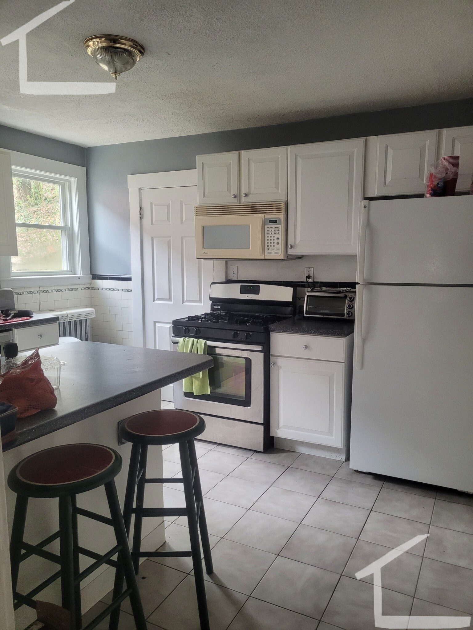 3 bed, 1 bath apartment for rent at 86 Colborne Rd Unit 3, Brighton — photo 4 of 33
