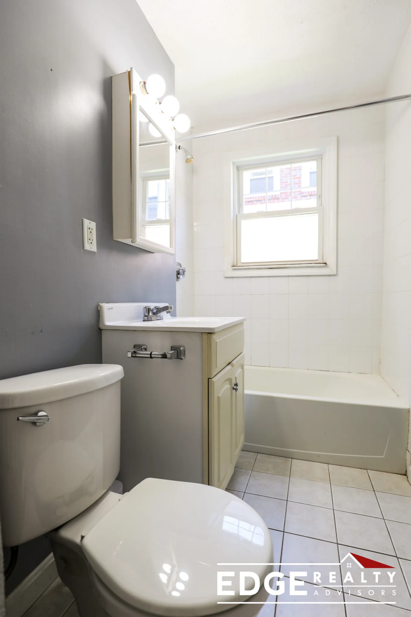 3 bed, 1 bath apartment for rent at 86 Colborne Rd Unit N/A, Brighton — photo 9 of 10
