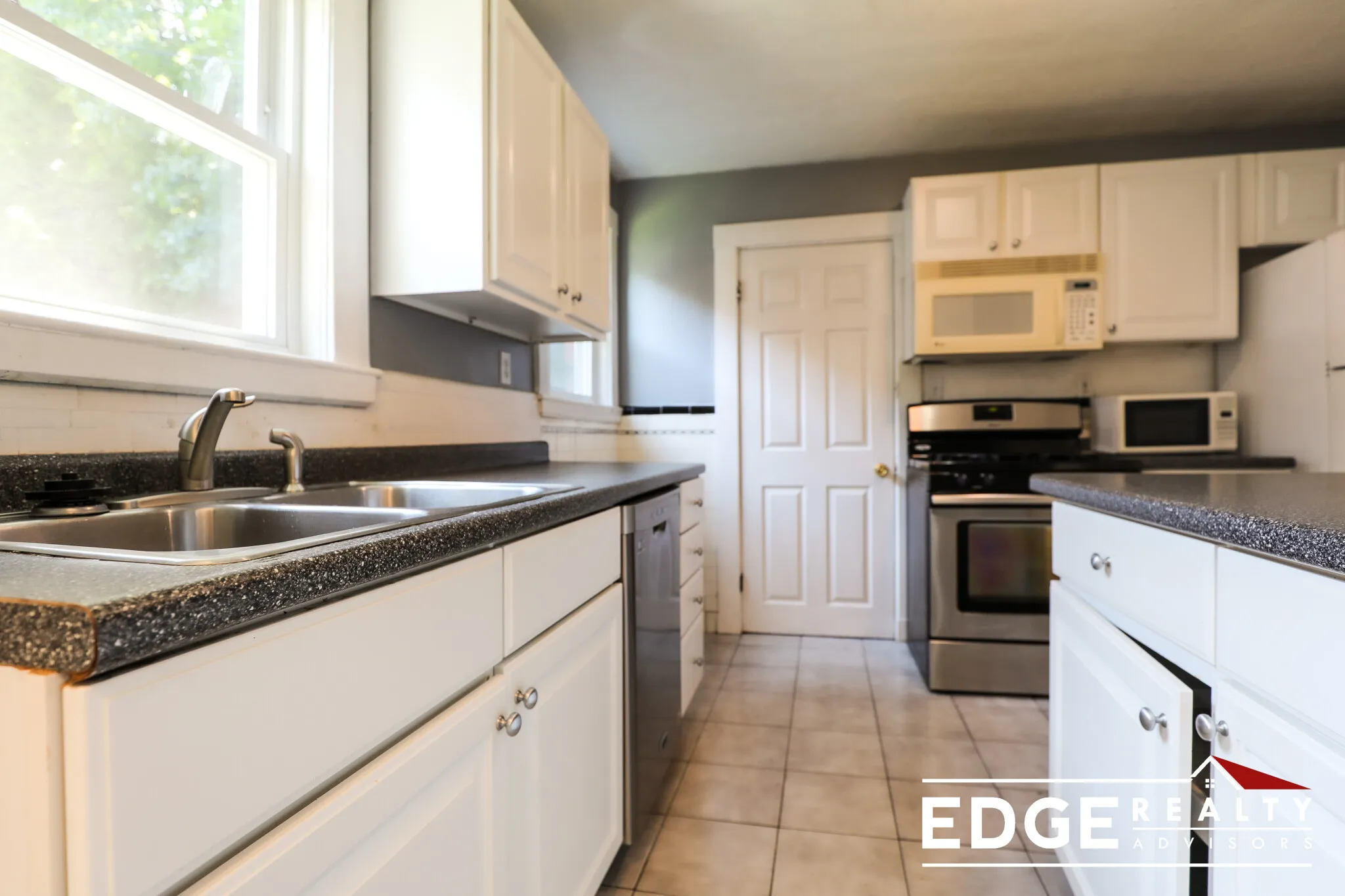 3 bed, 1 bath apartment for rent at 86 Colborne Rd Unit N/A, Brighton — photo 2 of 10