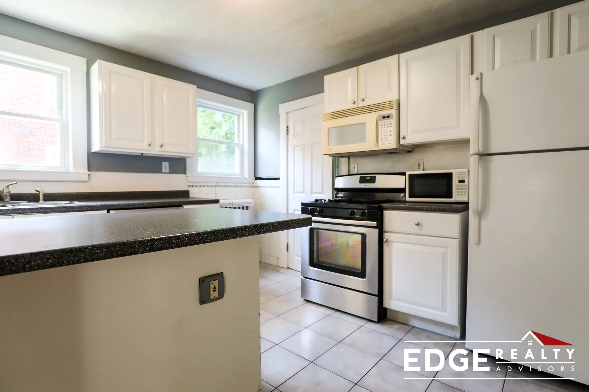 3 bed, 1 bath apartment for rent at 86 Colborne Rd Unit N/A, Brighton — photo 1 of 10