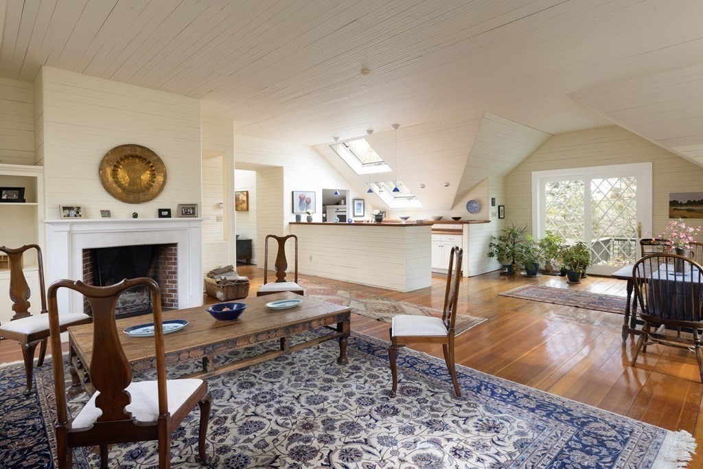 3 bed, 2.5 bath apartment for rent at 86 Colbourne Crescent Unit 86, Aspinwall Hill — photo 4 of 14