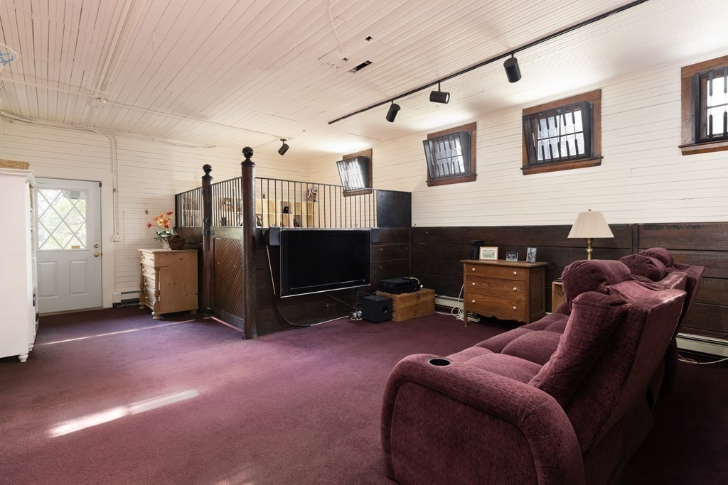 3 bed, 2.5 bath apartment for rent at 86 Colbourne Crescent Unit 86, Aspinwall Hill — photo 12 of 14