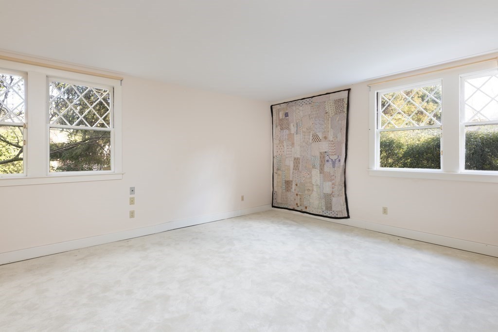 3 bed, 2.5 bath apartment for rent at 86 Colbourne Crescent Unit 86, Aspinwall Hill — photo 10 of 14