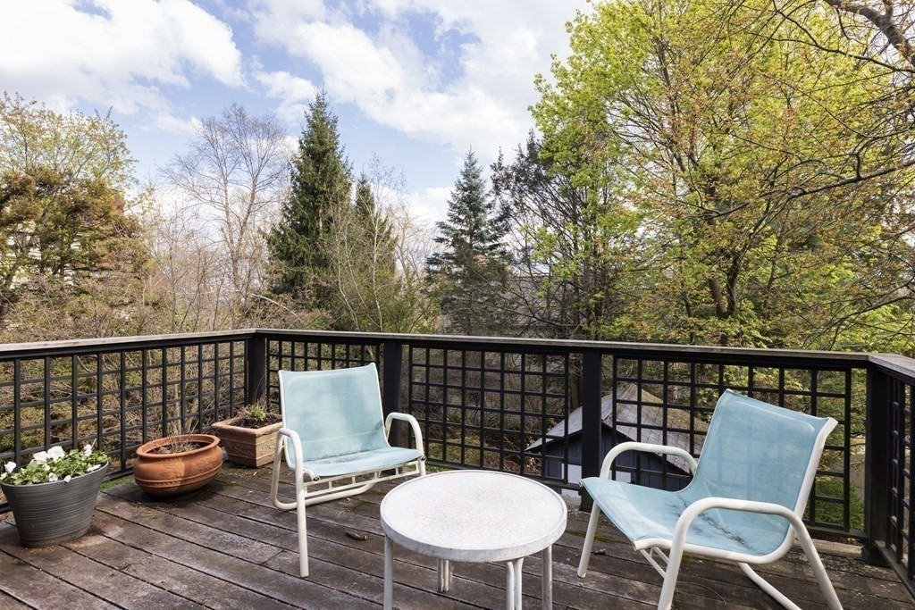 3 bed, 2.5 bath apartment for rent at 86 Colbourne Crescent Unit 86, Aspinwall Hill — photo 7 of 14