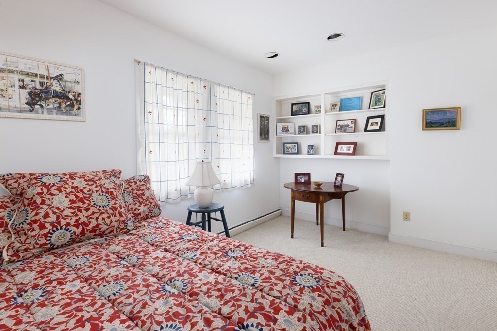 3 bed, 2.5 bath apartment for rent at 86 Colbourne Crescent Unit 86, Aspinwall Hill — photo 11 of 14