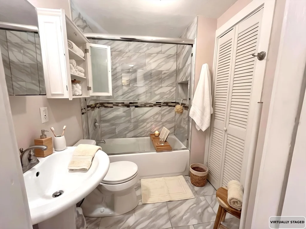 Studio bed, 1 bath apartment for rent at 86 Commonwealth Ave Unit GF, Back Bay — photo 13 of 15