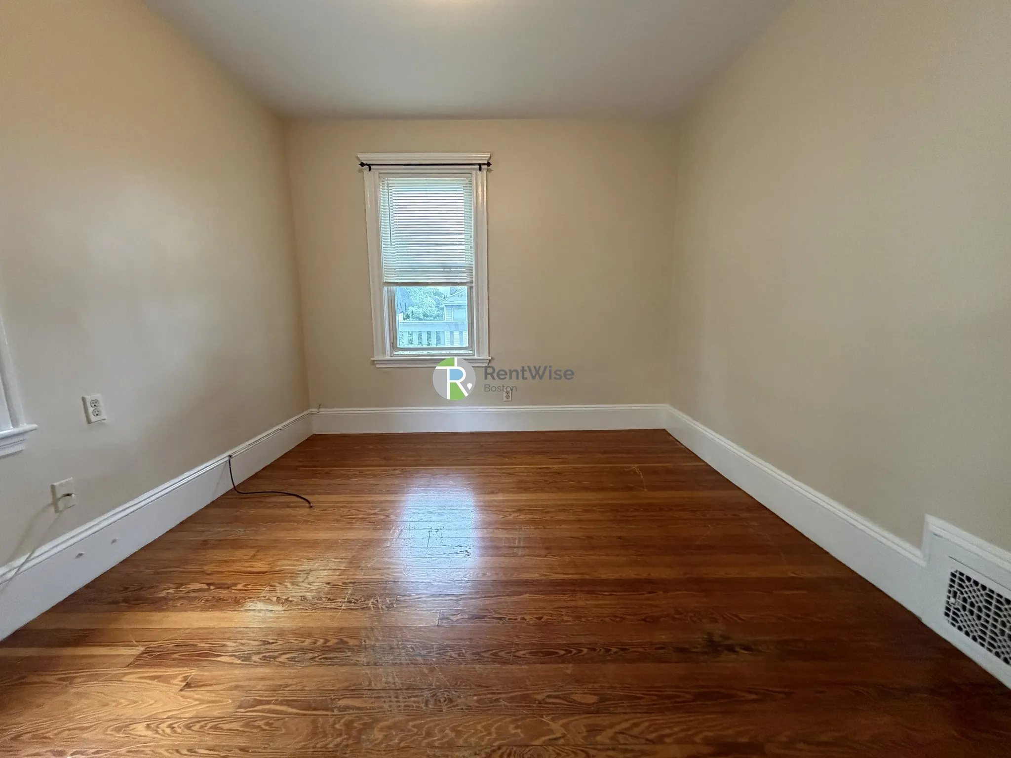 3 bed, 1 bath apartment for rent at 86 Conwell Ave Unit 2, West Somerville — photo 17 of 21