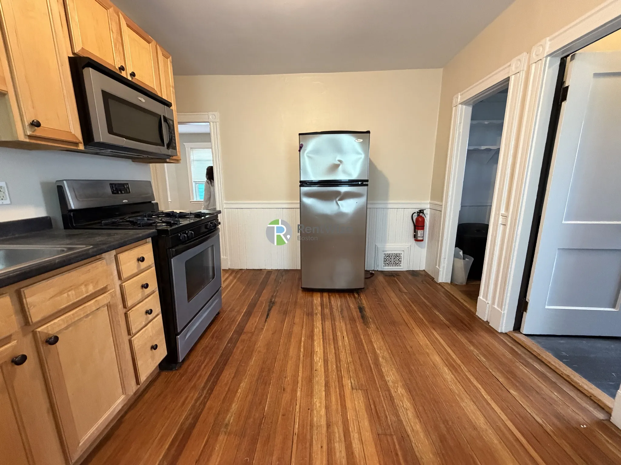 3 bed, 1 bath apartment for rent at 86 Conwell Ave Unit 2, West Somerville — photo 13 of 21