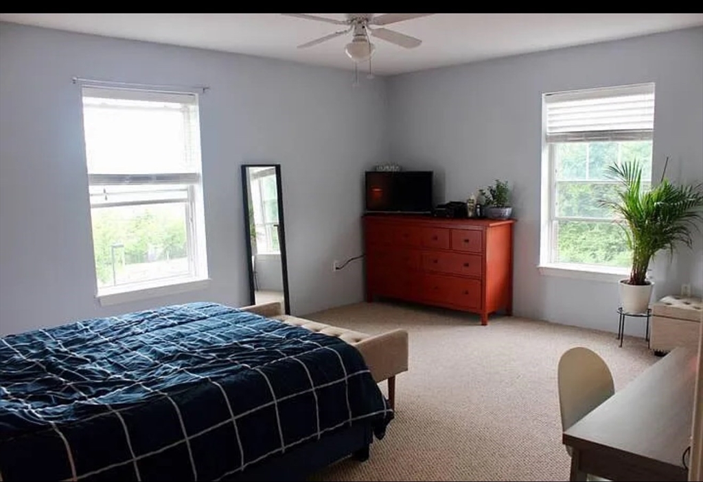 2 bed, 1 bath apartment for rent at 86 E Howard St Unit 201, Quincy — photo 3 of 22