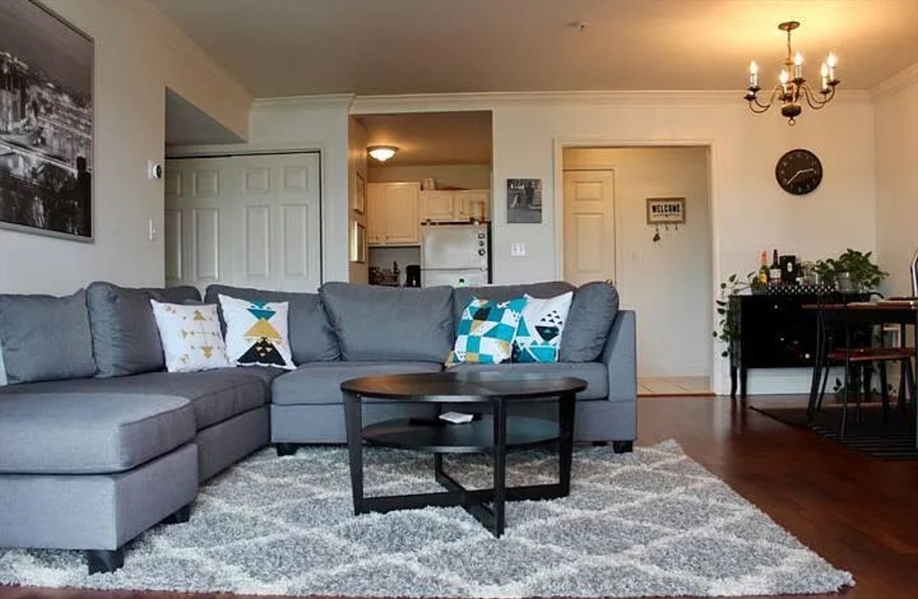 2 bed, 1 bath apartment for rent at 86 E Howard St Unit 201, Quincy — photo 4 of 22