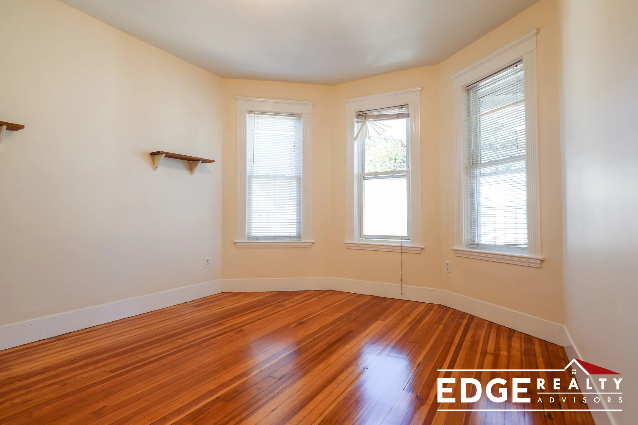 3 bed, 1 bath apartment for rent at 86 Easton St Unit 3, Allston — photo 6 of 10