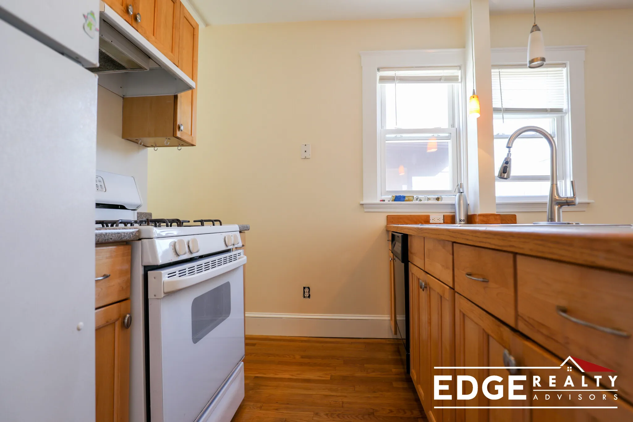 3 bed, 1 bath apartment for rent at 86 Easton St Unit 3, Allston — photo 2 of 10