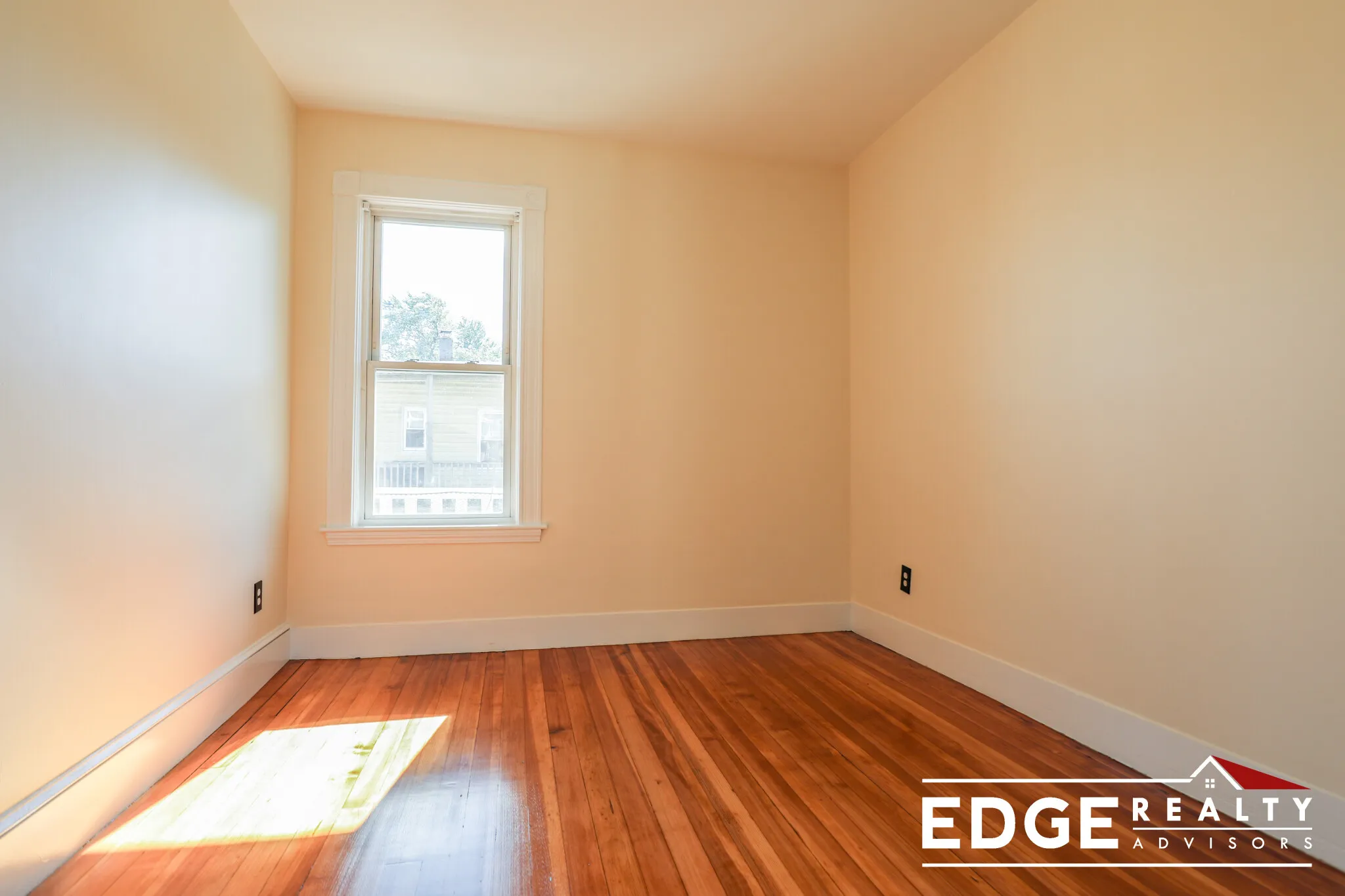 3 bed, 1 bath apartment for rent at 86 Easton St Unit 3, Allston — photo 8 of 10