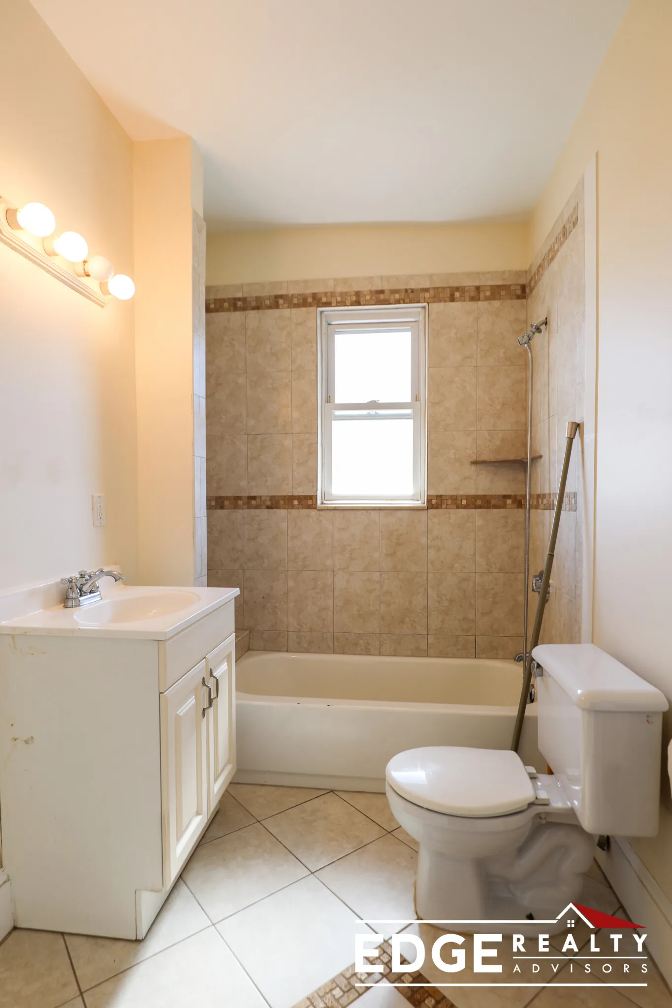 3 bed, 1 bath apartment for rent at 86 Easton St Unit 3, Allston — photo 7 of 10