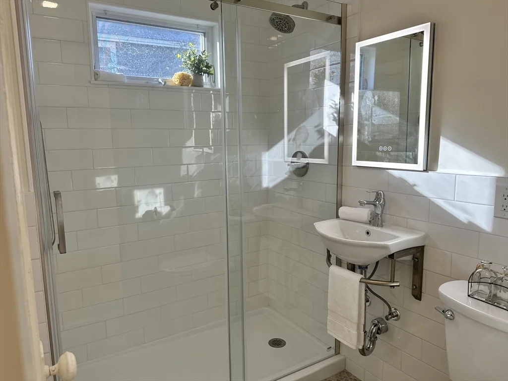 2 bed, 1 bath apartment for rent at 86 Fairmont St Unit 1, East Arlington — photo 21 of 28