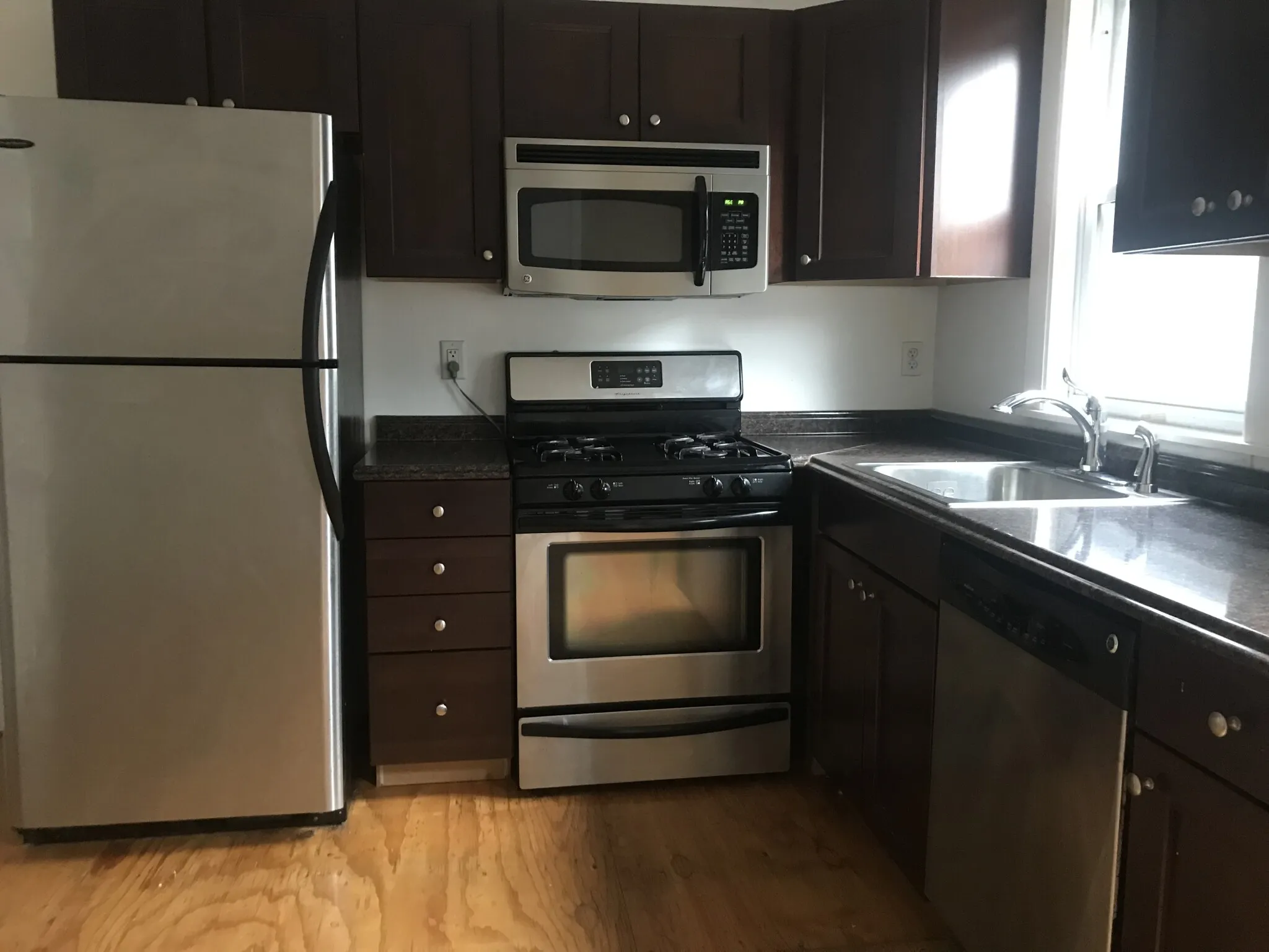 4 bed, 2 bath apartment for rent at 86 Fellsway Unit 3, Ten Hills — photo 6 of 12
