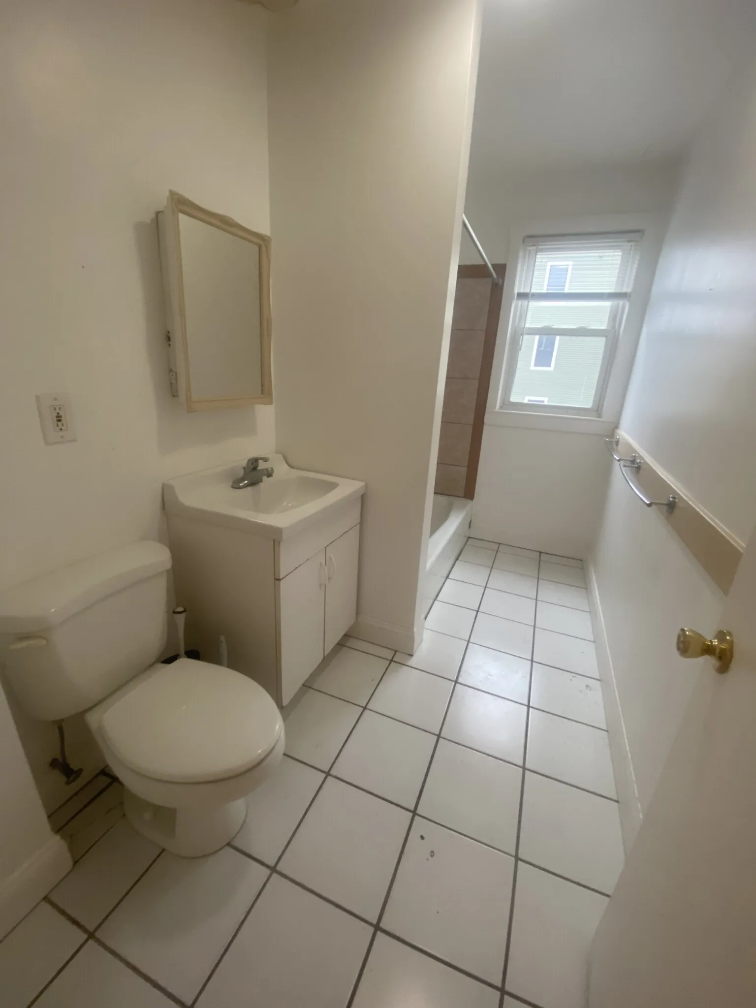 4 bed, 2 bath apartment for rent at 86 Fellsway Unit 3, Ten Hills — photo 12 of 12