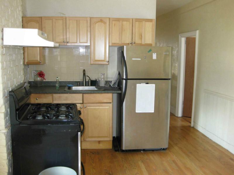 3 bed, 1 bath apartment for rent at 86 Hammond St Unit 5, Roxbury — photo 3 of 6