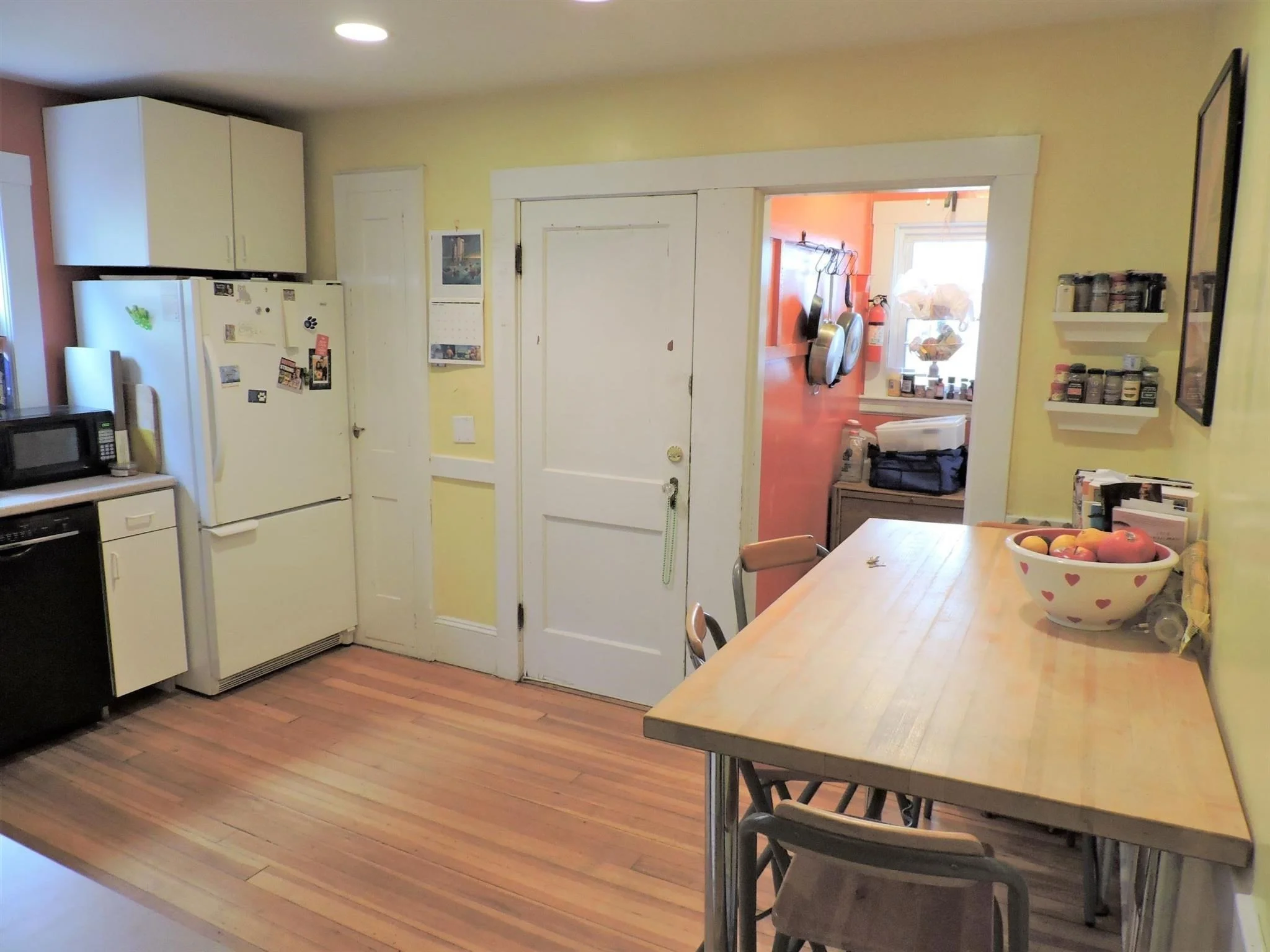 3 bed, 2 bath apartment for rent at 86 Henry St Unit 1, Cambridgeport — photo 2 of 16