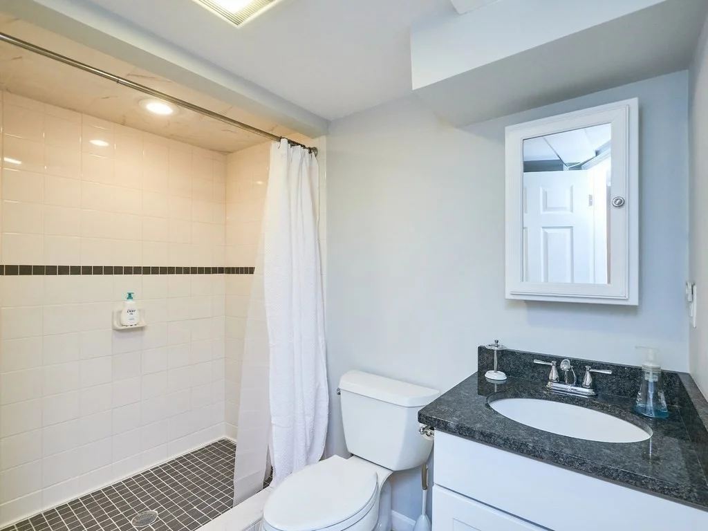3 bed, 2 bath apartment for rent at 86 High St Unit 86, Newton — photo 11 of 12