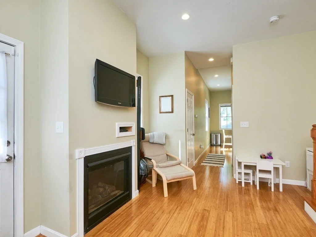 3 bed, 2 bath apartment for rent at 86 High St Unit 86, Newton — photo 4 of 12