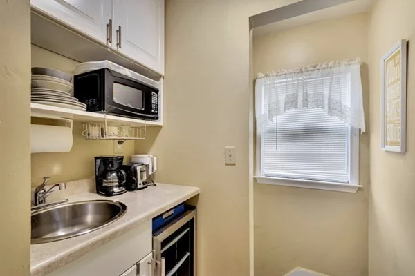 2 bed, 2 bath apartment for rent at 86 Kinnaird St, Riverside — photo 8 of 11
