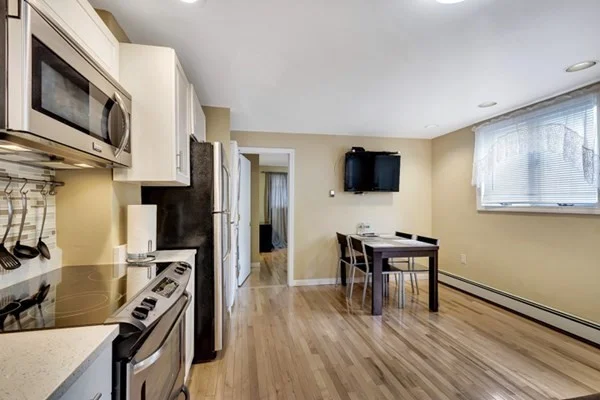 2 bed, 2 bath apartment for rent at 86 Kinnaird St, Riverside — photo 10 of 11