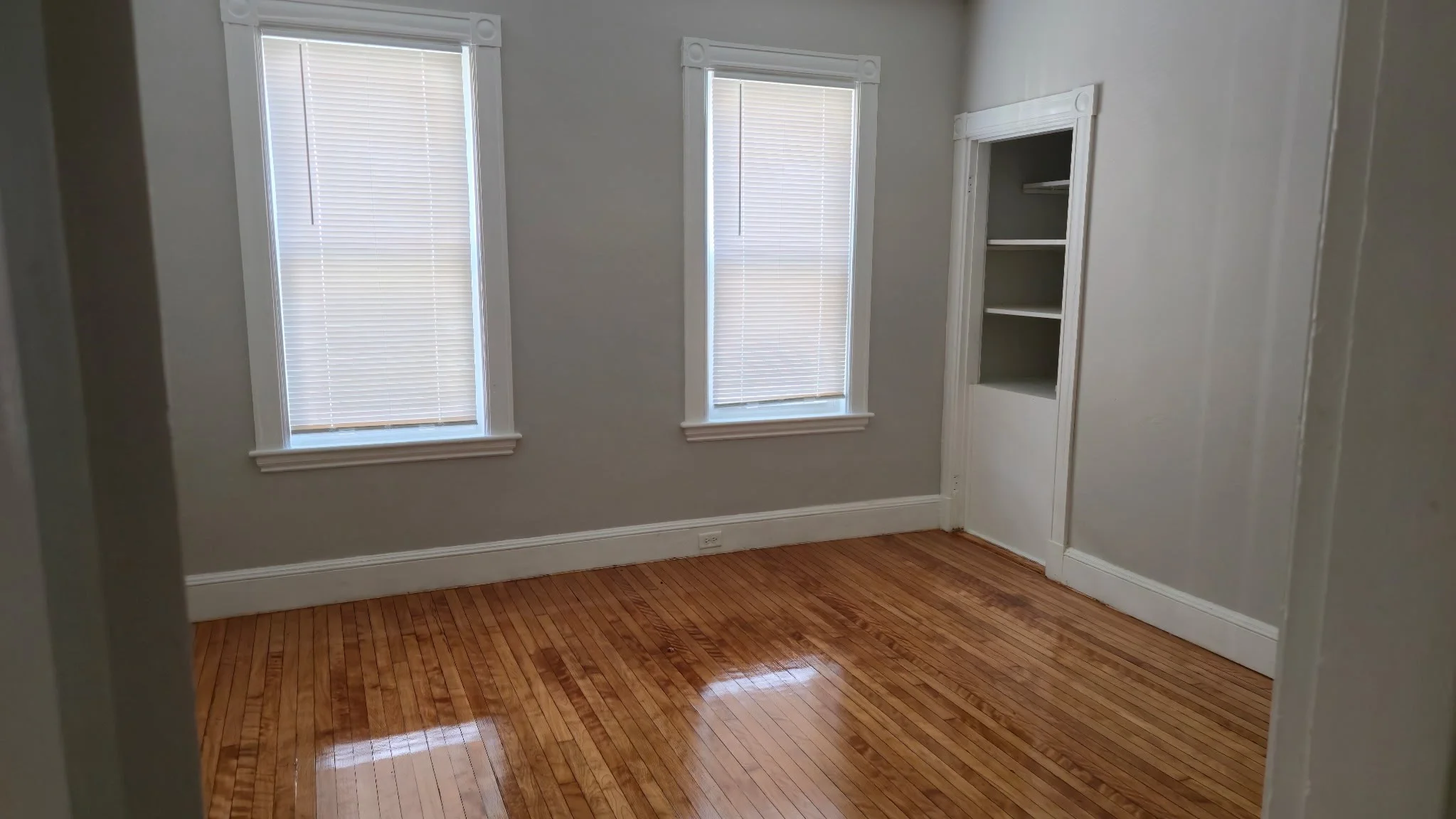 3 bed, 1 bath apartment for rent at 86 Lonsdale St Unit 1, Dorchester — photo 3 of 9