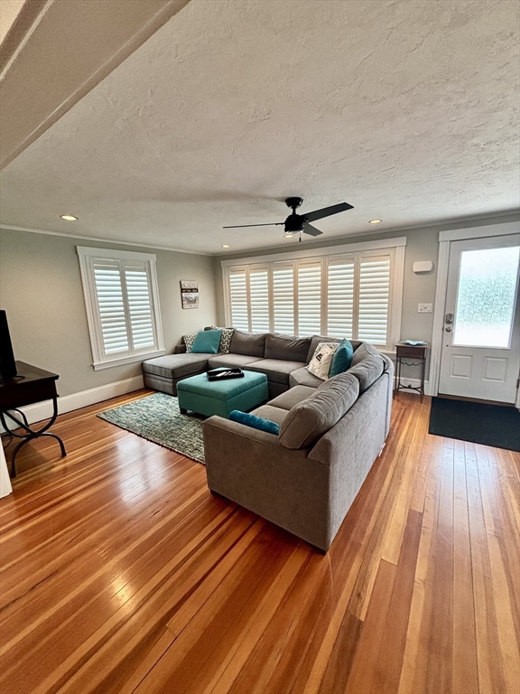 3 bed, 2 bath apartment for rent at 86 Manomet Ave Unit 86, Hull — photo 9 of 17