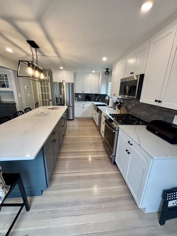 3 bed, 2 bath apartment for rent at 86 Manomet Ave Unit 86, Hull — photo 3 of 17