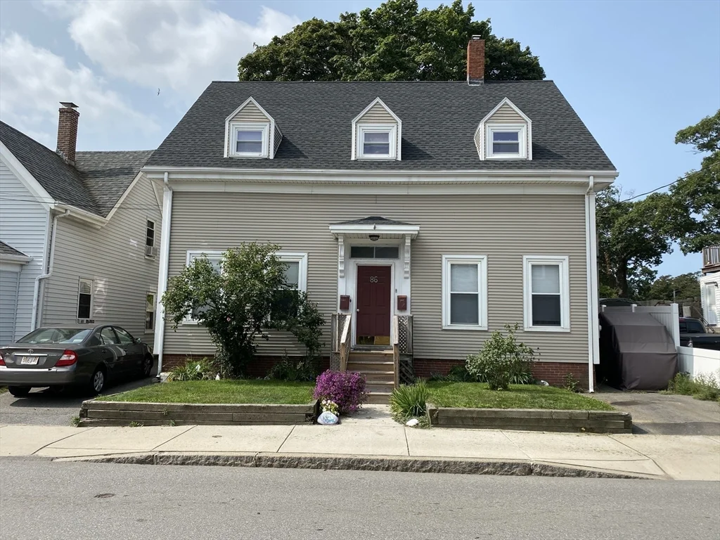 3 bed, 1 bath apartment for rent at 86 Maplewood Ave Unit 2, Gloucester — photo 1 of 21