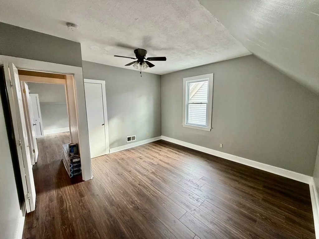3 bed, 1 bath apartment for rent at 86 Maplewood Ave Unit 2, Gloucester — photo 16 of 21