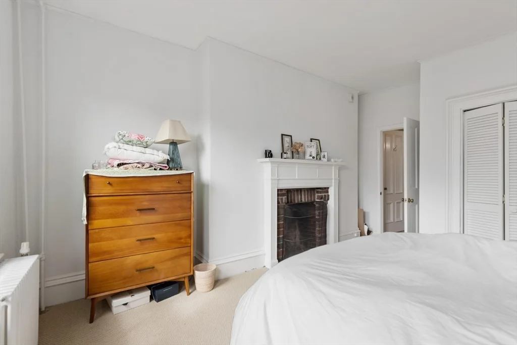 1 bed, 1 bath apartment for rent at 86 Marlborough St Unit 8, Back Bay — photo 9 of 13
